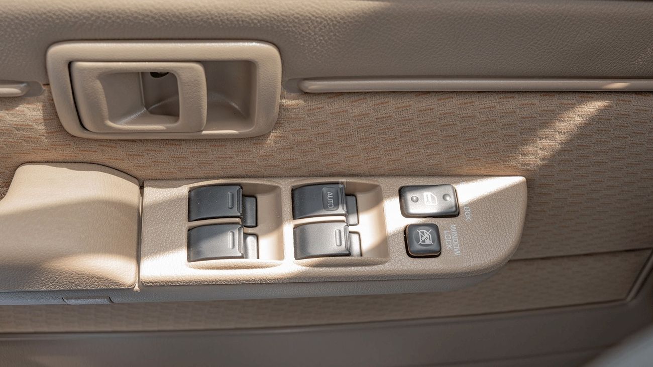 Toyota Land Cruiser Pick Up ECT0112 - Toyota LC79 SCab - 4.5L Dsl Mt Full White 2024