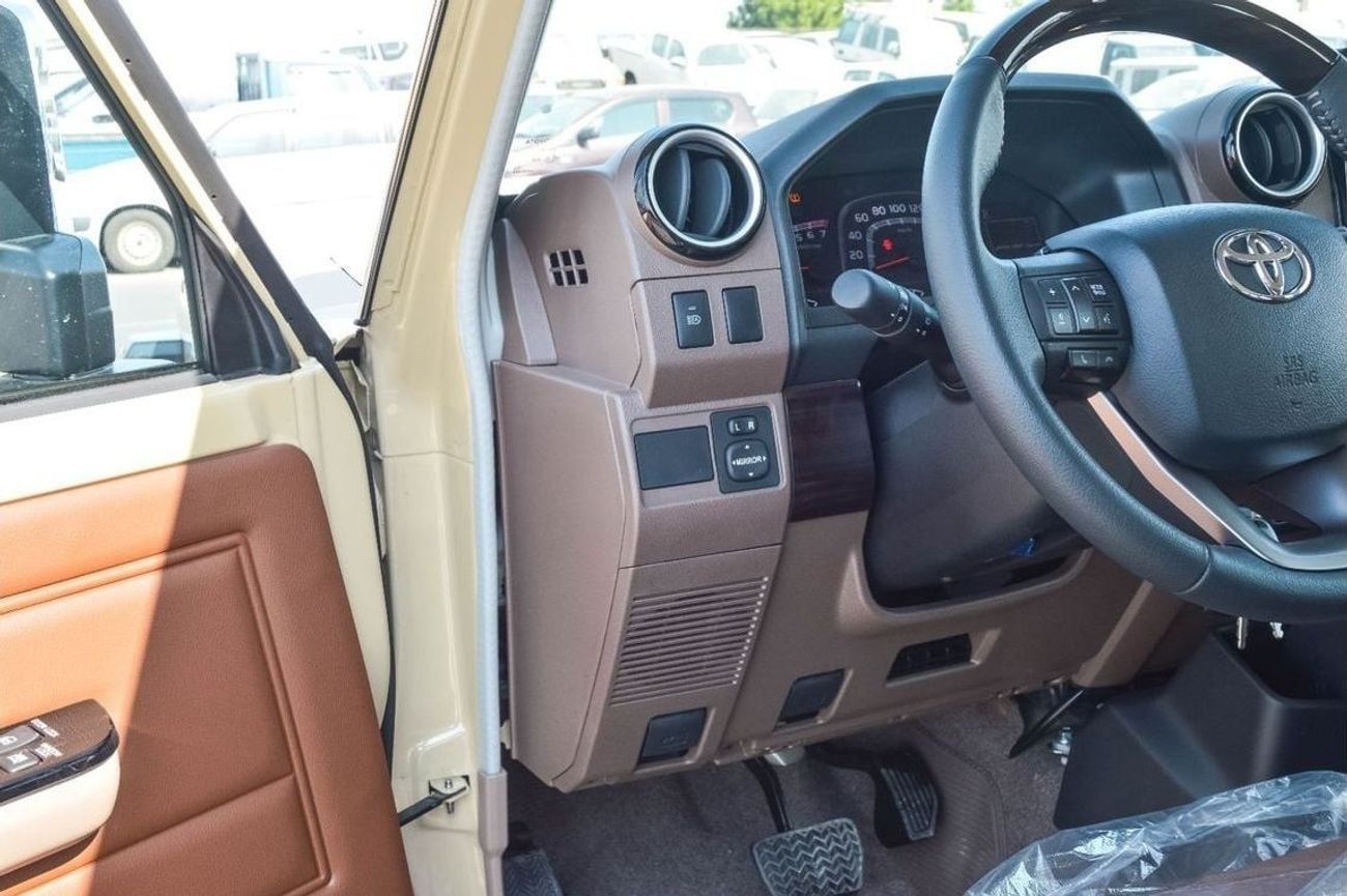 Toyota Land Cruiser 70 TOYOTA LAND CRUISER 76 4.0L V6 4WD 5DOOR SUV 2025
