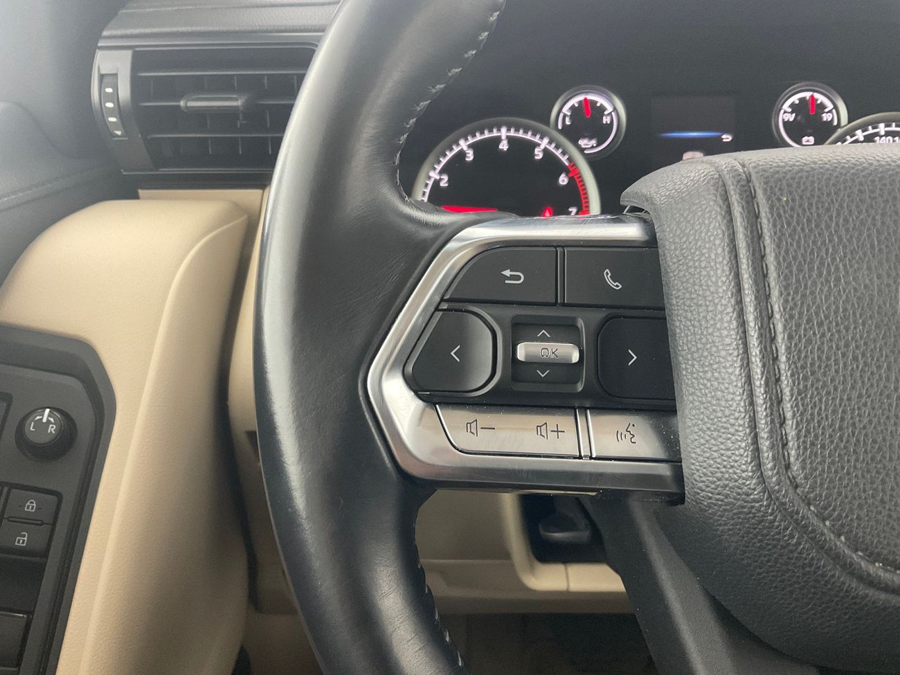 تويوتا لاند كروزر Black Edition (EXR) | شامل الضمان | 0 ﺪﻔﻋﺓ ﺃﻮﻟﻯ