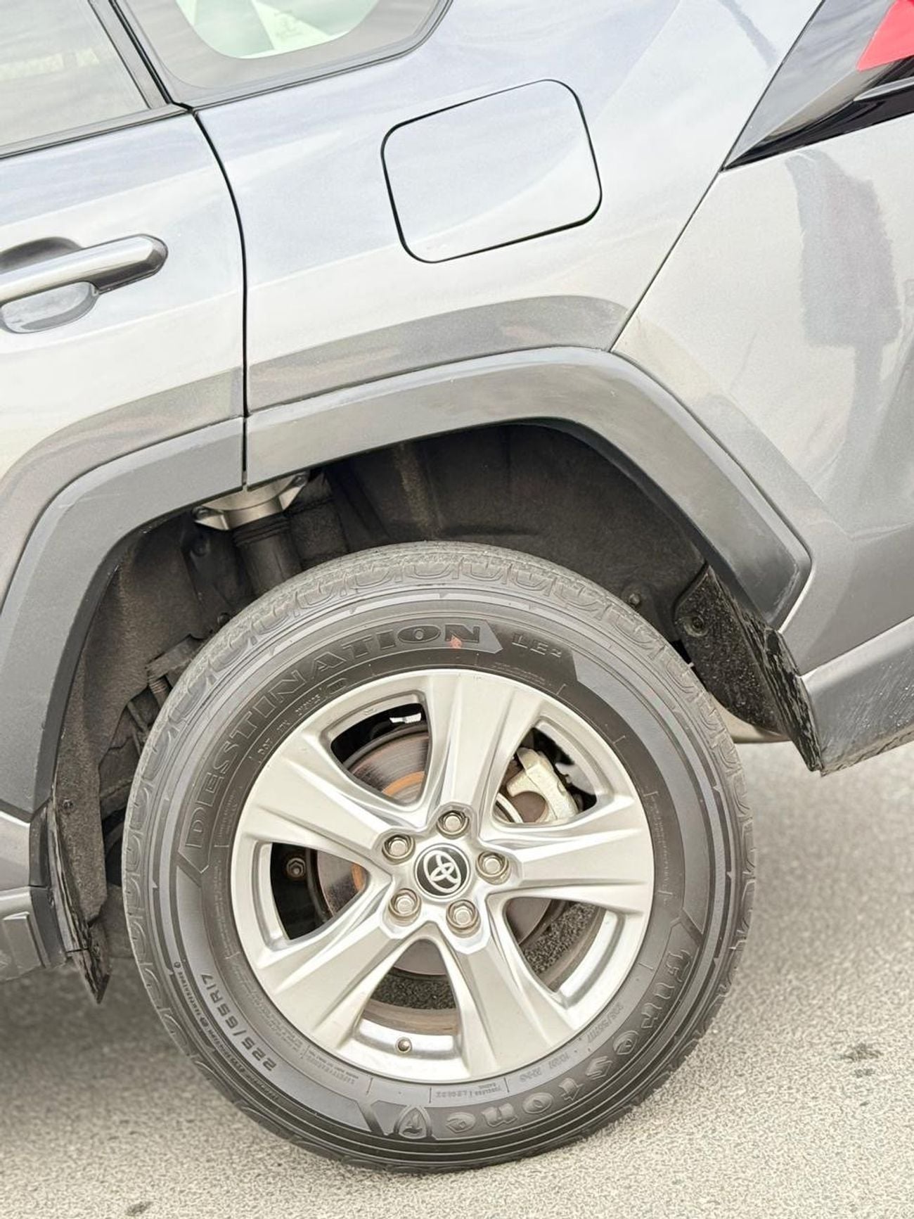 Toyota RAV4 XLE 2.5L push start 2024