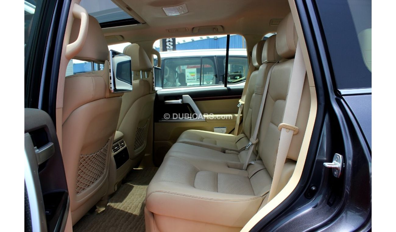 تويوتا لاند كروزر (2017) GXR V8 5.7 GCC, FULL HISTORY SERVICE