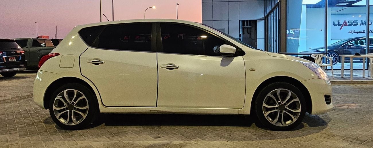Nissan Tiida Nissan tiida 2015 GCC 1.6