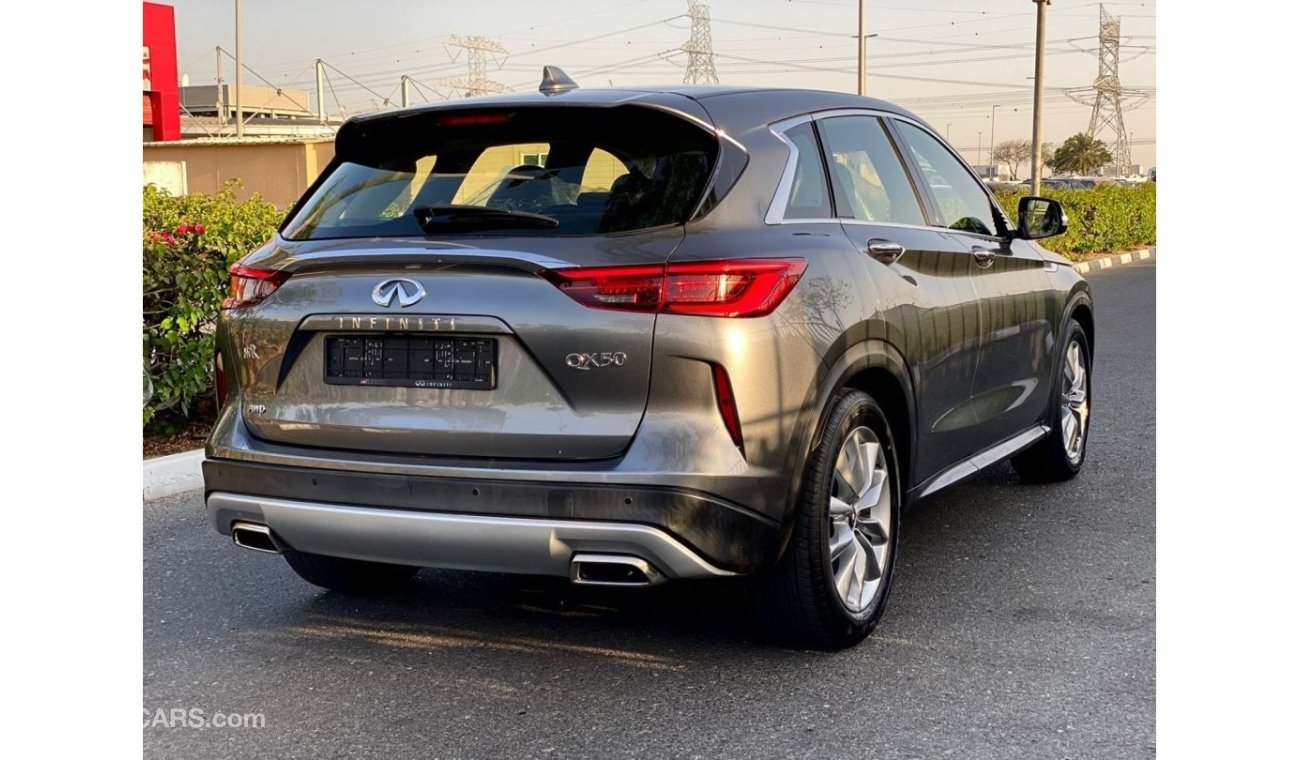 إنفينيتي QX50 السيارة بحالة الوكالة