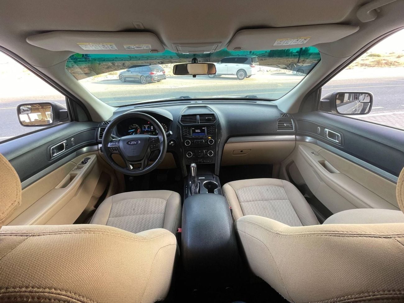 Ford Explorer BASE GCC / 4x4 / 7 SEATERS / DRIVE MODES / LEATHER / RIMS / SUPER CLEAN