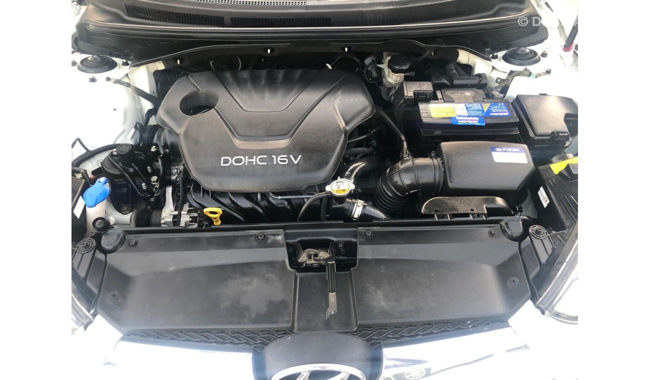 Hyundai Veloster Mode2016  GCC car pr condition cruise control excellent sound system low mileage radio Bluetooth nav