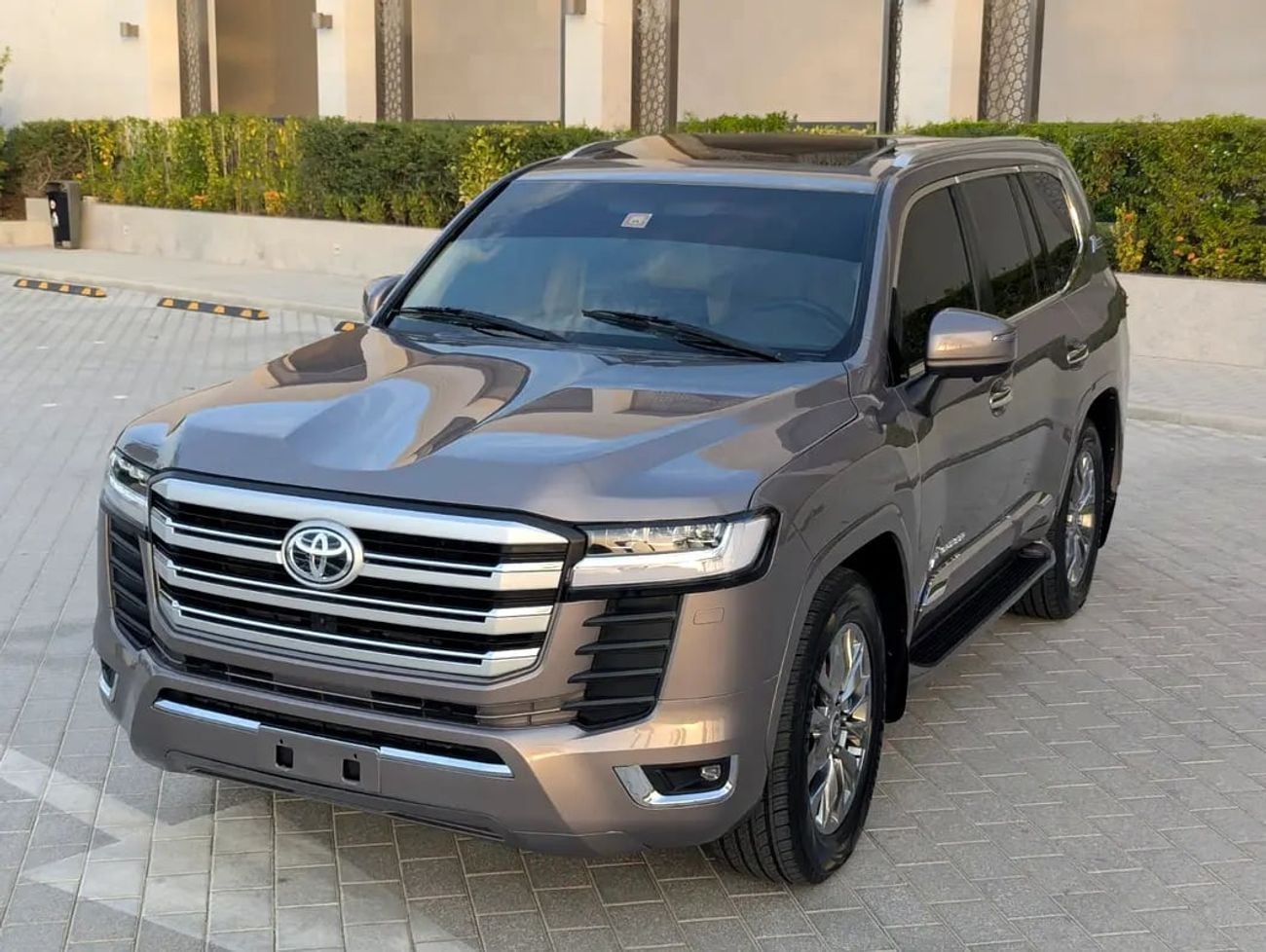 Toyota Land Cruiser VXR Facelifted With Interior and Exterior GCC Specs | Well Maintained