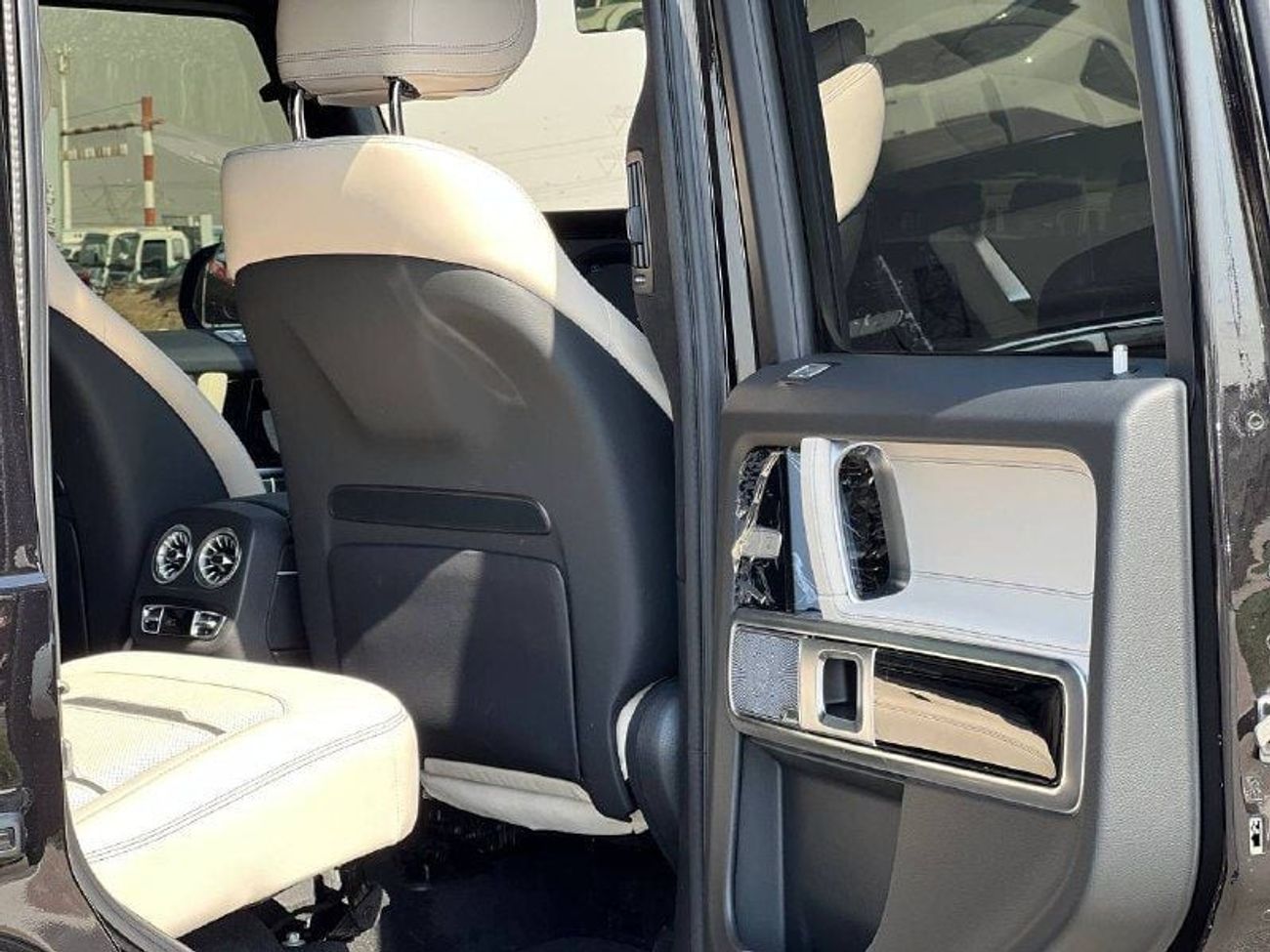 Mercedes-Benz G 63 AMG 4.0L V8 PTR A/T // 2025 // FULL OPTION WITH AMG KIT , 360 CAMERA // SPECIAL OFFER // BY FORMULA AUTO