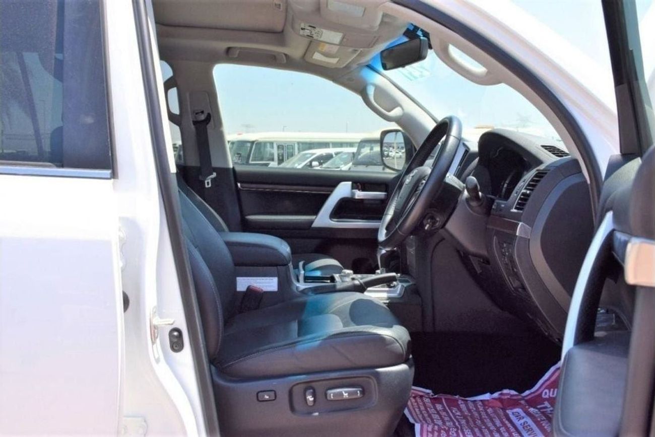 Toyota Land Cruiser V8 Diesel 4.5L (Right Hand)