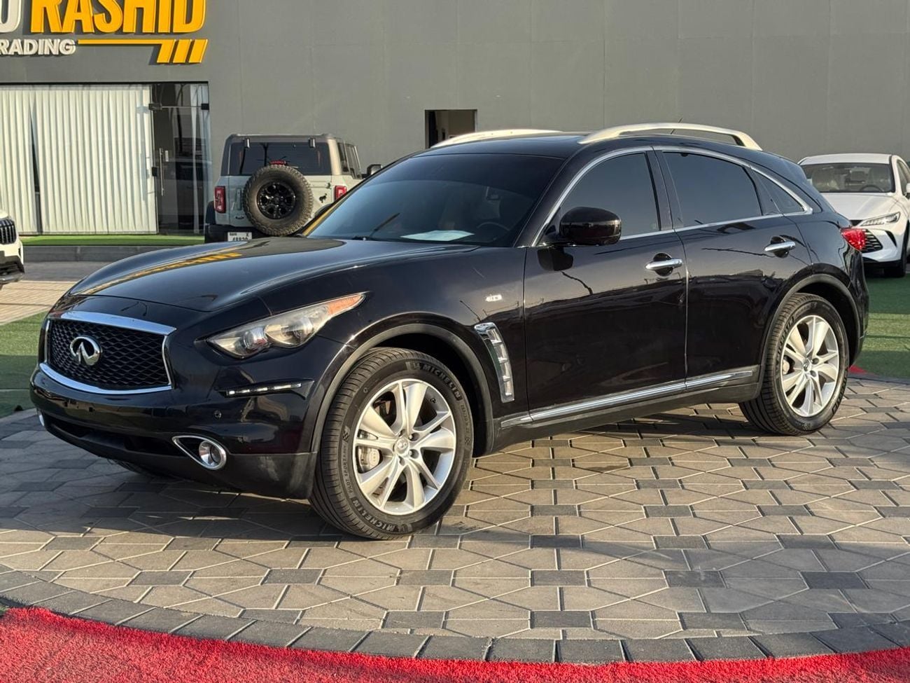 Infiniti QX70 LUXURY