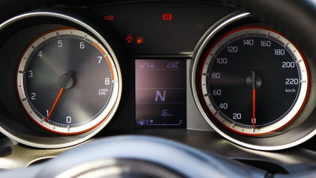 Suzuki Swift 2024 - 1.2L GLX WITH TOUCH SCREEN AND REAR CAMERA - A/T, PUSH START - EXPORT ONLY