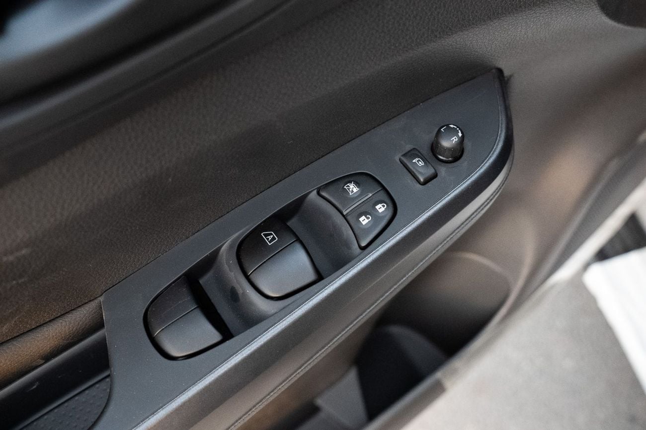 Nissan Navara PRO-4X Off-Road | 2.5L Diesel 4WD A/T (Only For Export)