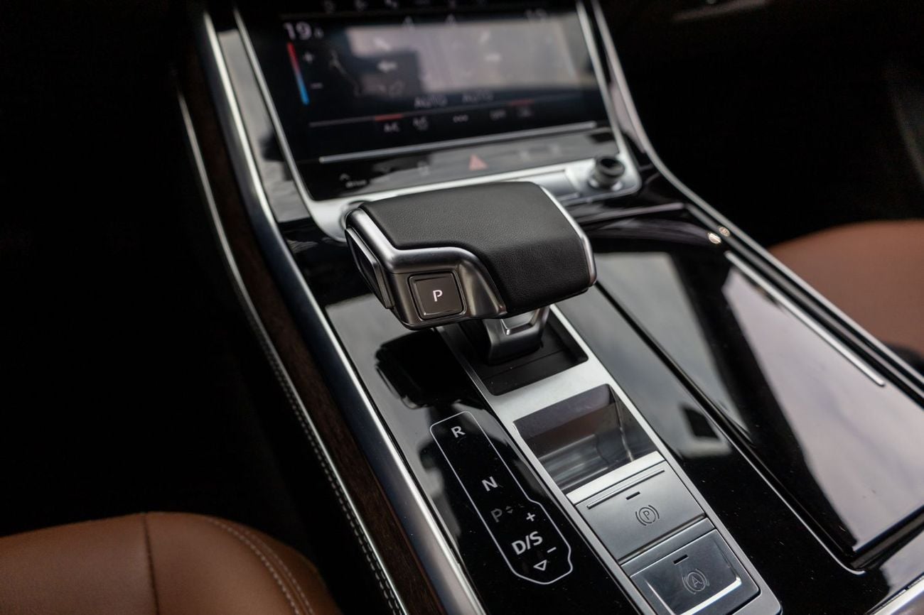 أودي Q8 55 TFSI quattro (340 HP)