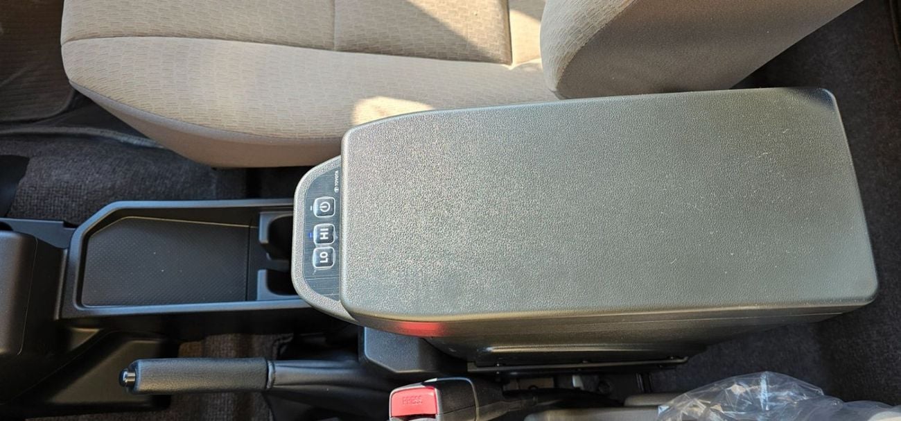 تويوتا لاند كروزر 70 ECTGEN002 - 2025 TLC71 Hardtop SWB 2.8L Diesel Auto Beige