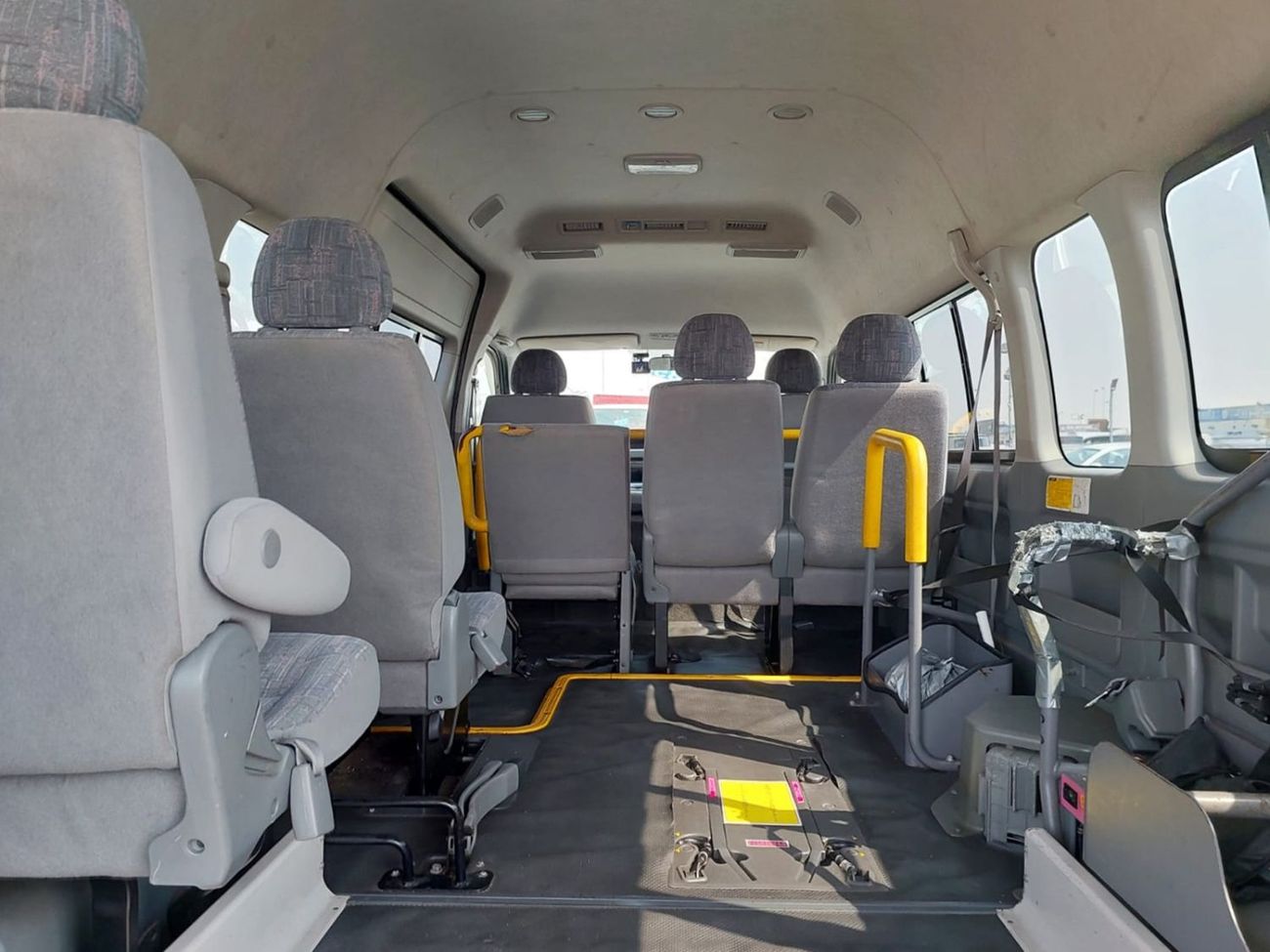 Toyota Hiace (RAMADAN OFFER) TOYOTA HIACE VAN RHD 2007 MODEL 2.7 L PETROL AUTOMATIC(PM19814)