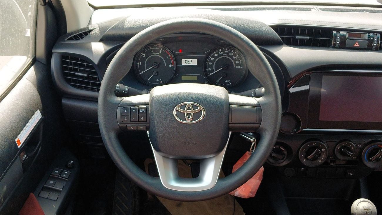 تويوتا هيلوكس 2.4L Diesel Manual DC Pickup 2026YM