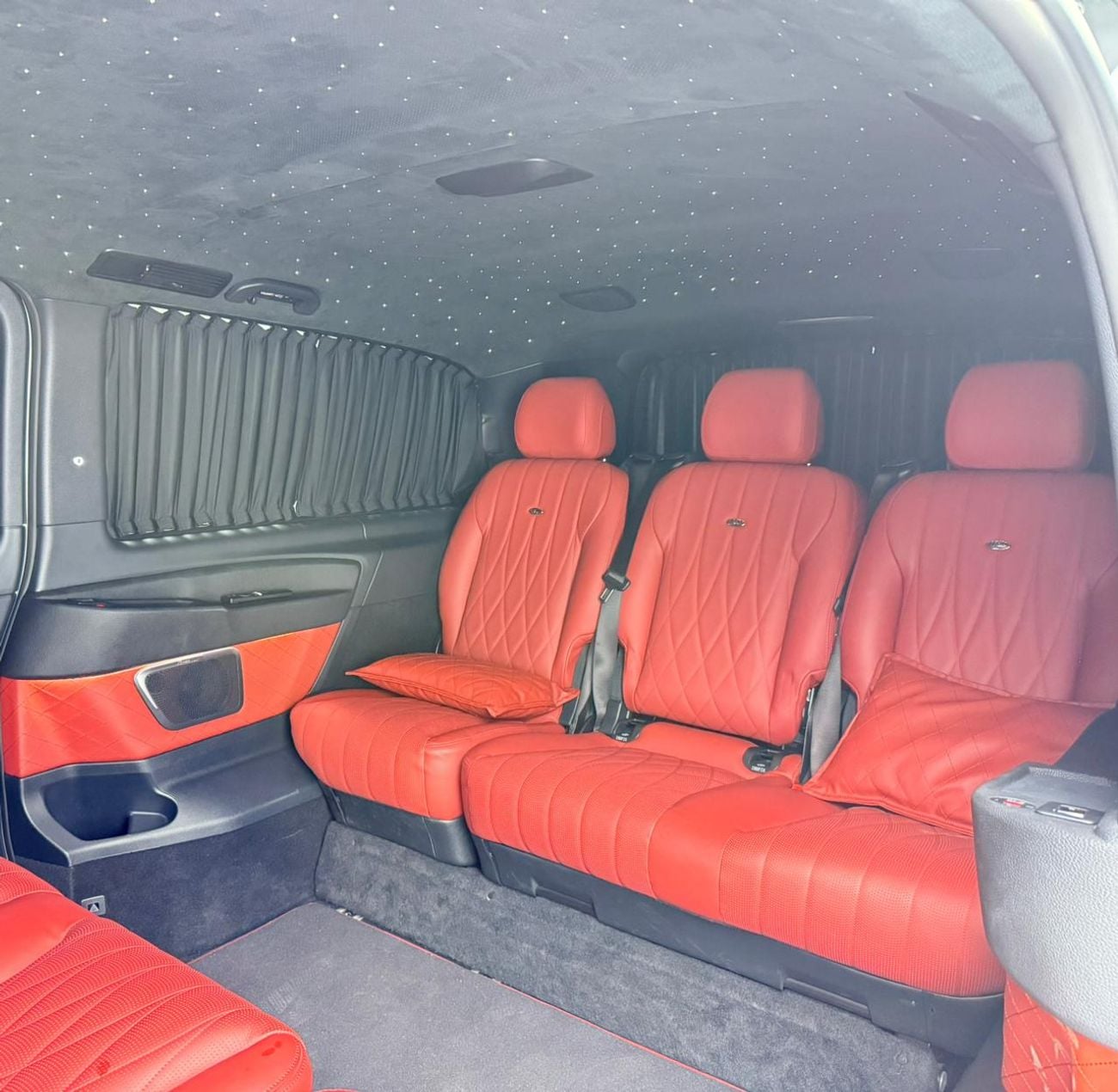 Mercedes-Benz V 250 2023 Mercedes Benz V250 Falcon Edition, 2026 MB Warranty, 2027 MB Service Pack, Low Km, GCC