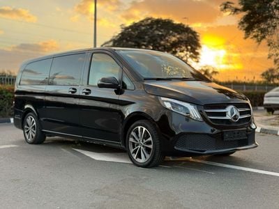 Mercedes-Benz V 250 GCC SPEC NEAT AND CLEAN