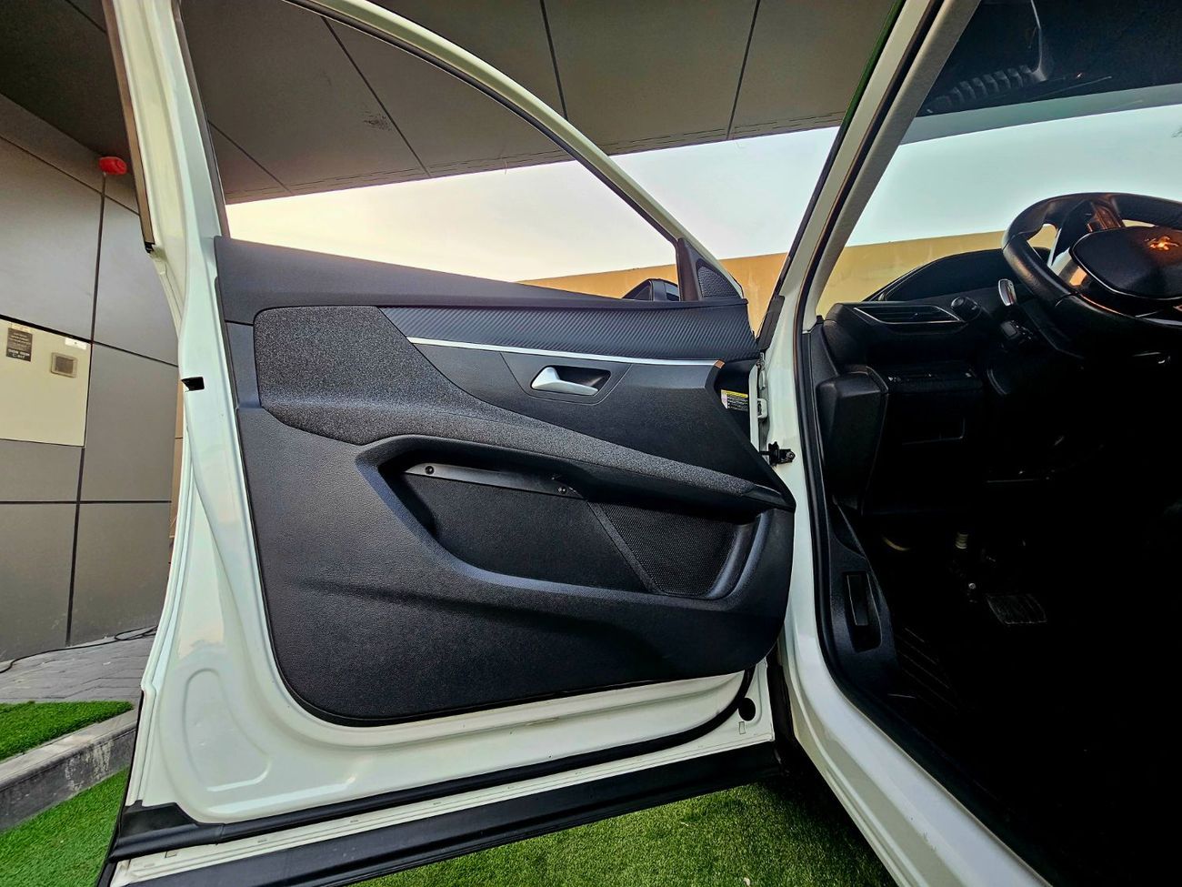 Peugeot 3008 / 1.6 V4/ ORIGINAL PAINT/ SINGLE OWNER/ LOW KMS