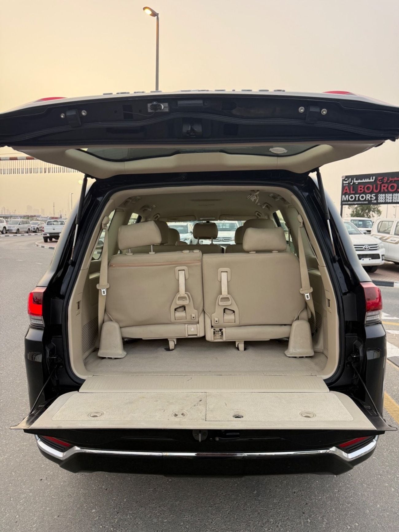 Toyota Land Cruiser SAFARI 2019 LAND CRUISER GXR V6/4.0 FACELIFTED 2025 EXCELLENT CONDITION GCC