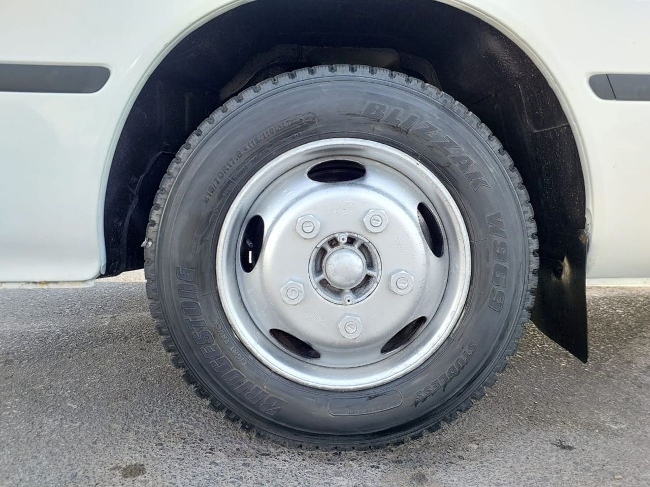 Toyota Coaster TOYOTA COASTER BUS 1997 RHD 4.1 L DIESEL AUTOMATIC (PM04890)