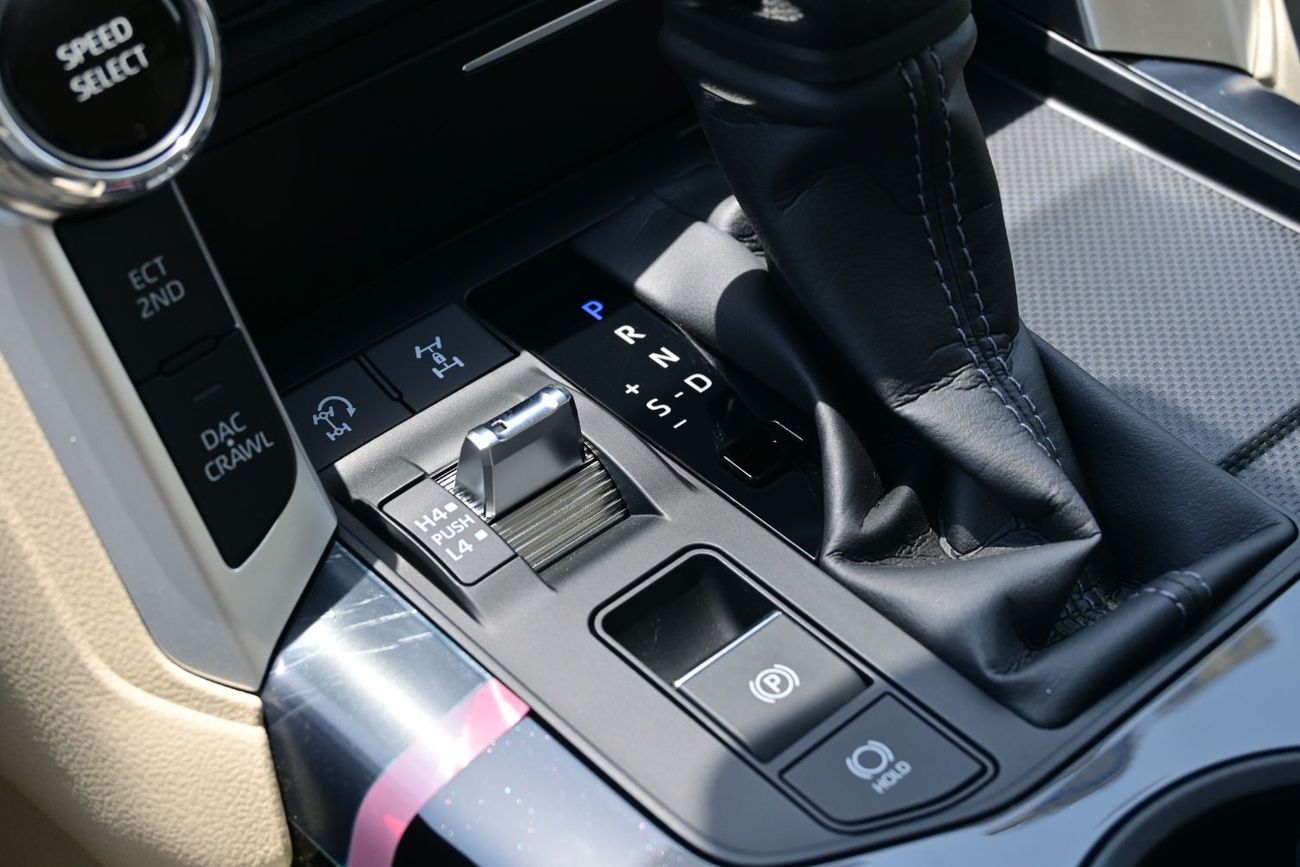 Toyota Land Cruiser GXR 4.0L Toyota Land Cruiser GX-R 4.0L V6 Petrol, 4WD