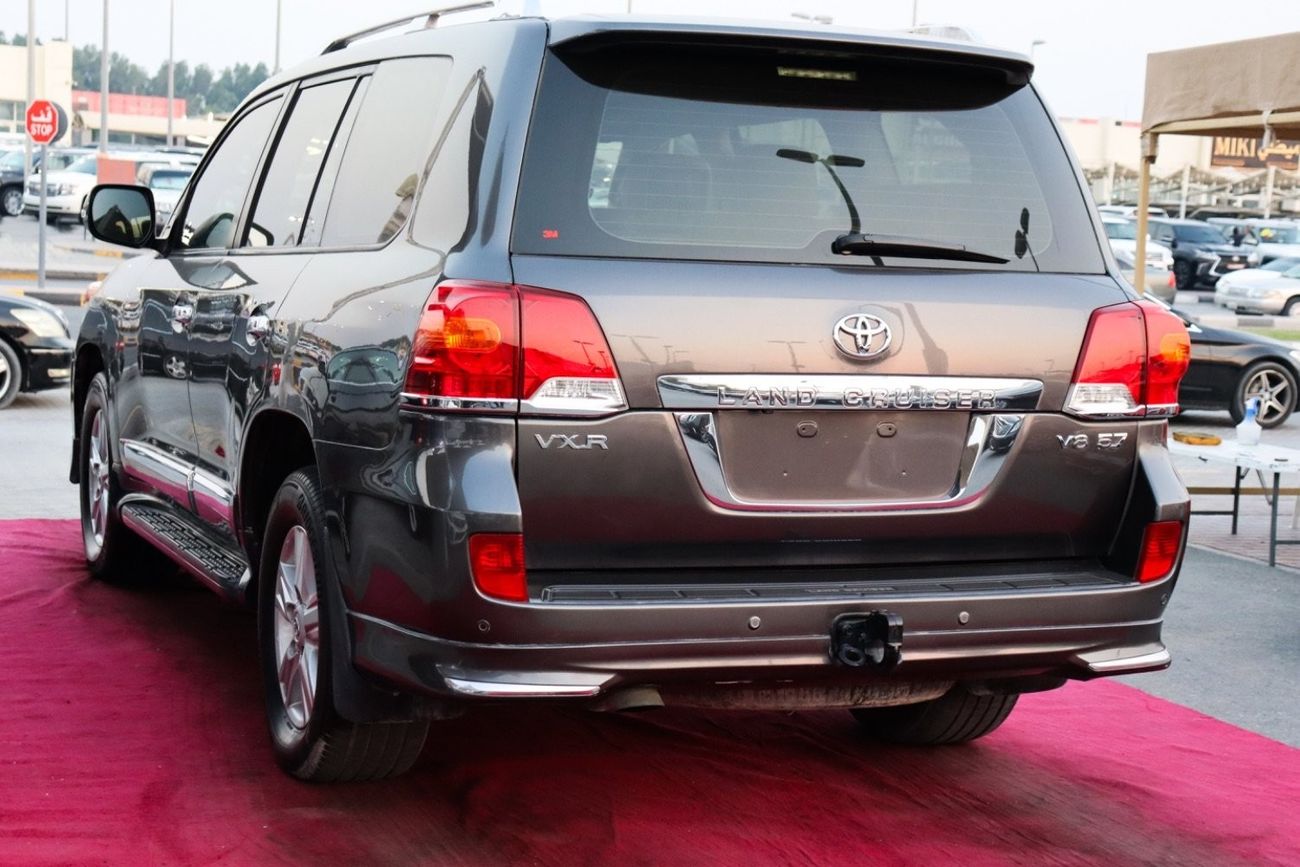 تويوتا لاند كروزر VXR