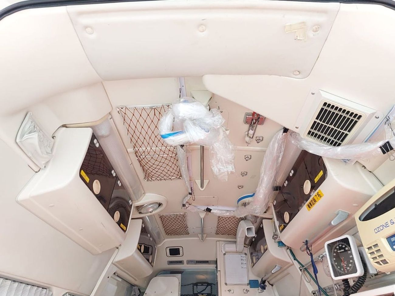 Toyota Hiace TOYOTA HIACE VAN AMBULANCE RHD 2016 MODEL 2.7 L PETROL AUTOMATIC(PM15710)