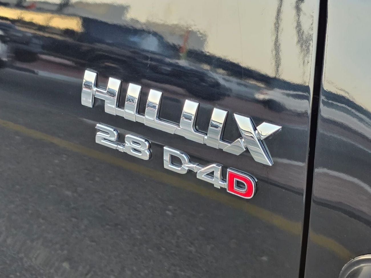 Toyota Hilux TOYOTA HILUX PICK UP SR5 GR SEATS 2024 WHITE 4WD AT DIESEL = RIGHT HAND