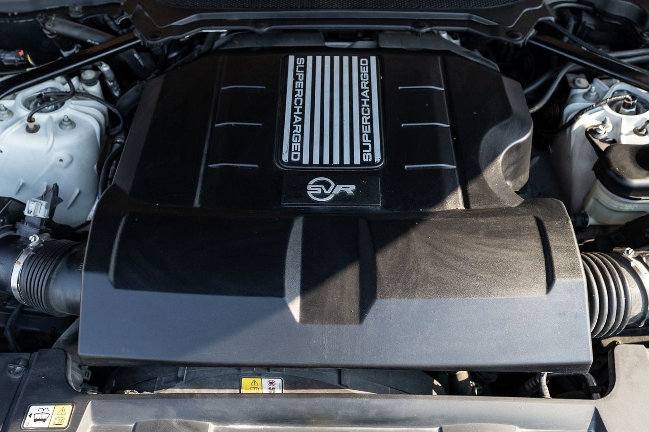 Land Rover Range Rover Sport SVR 5.0L (550 HP)