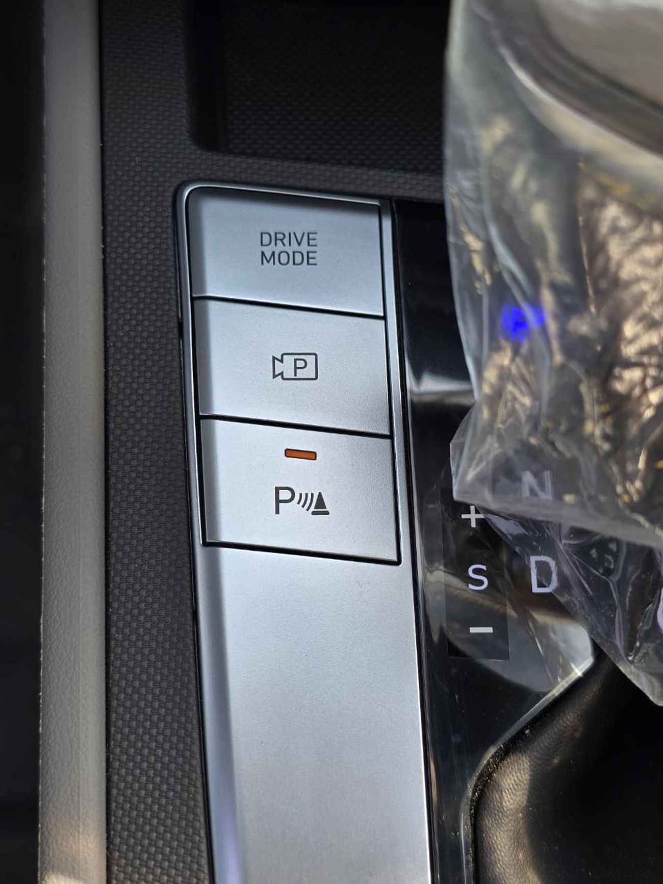 هيونداي إلانترا 2024 Hyundai Elantra 1600cc 2WD Comfort Automatic