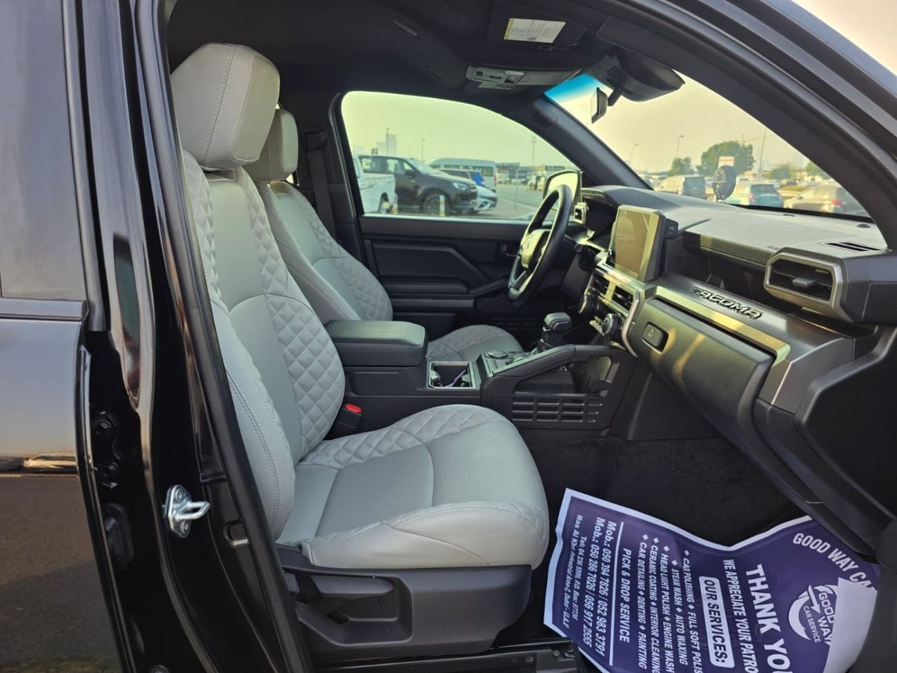 Toyota Tacoma SR5 (NON GCC) 2024 Model 2.4L normal engine ,Push button , leather seats and low mileage
