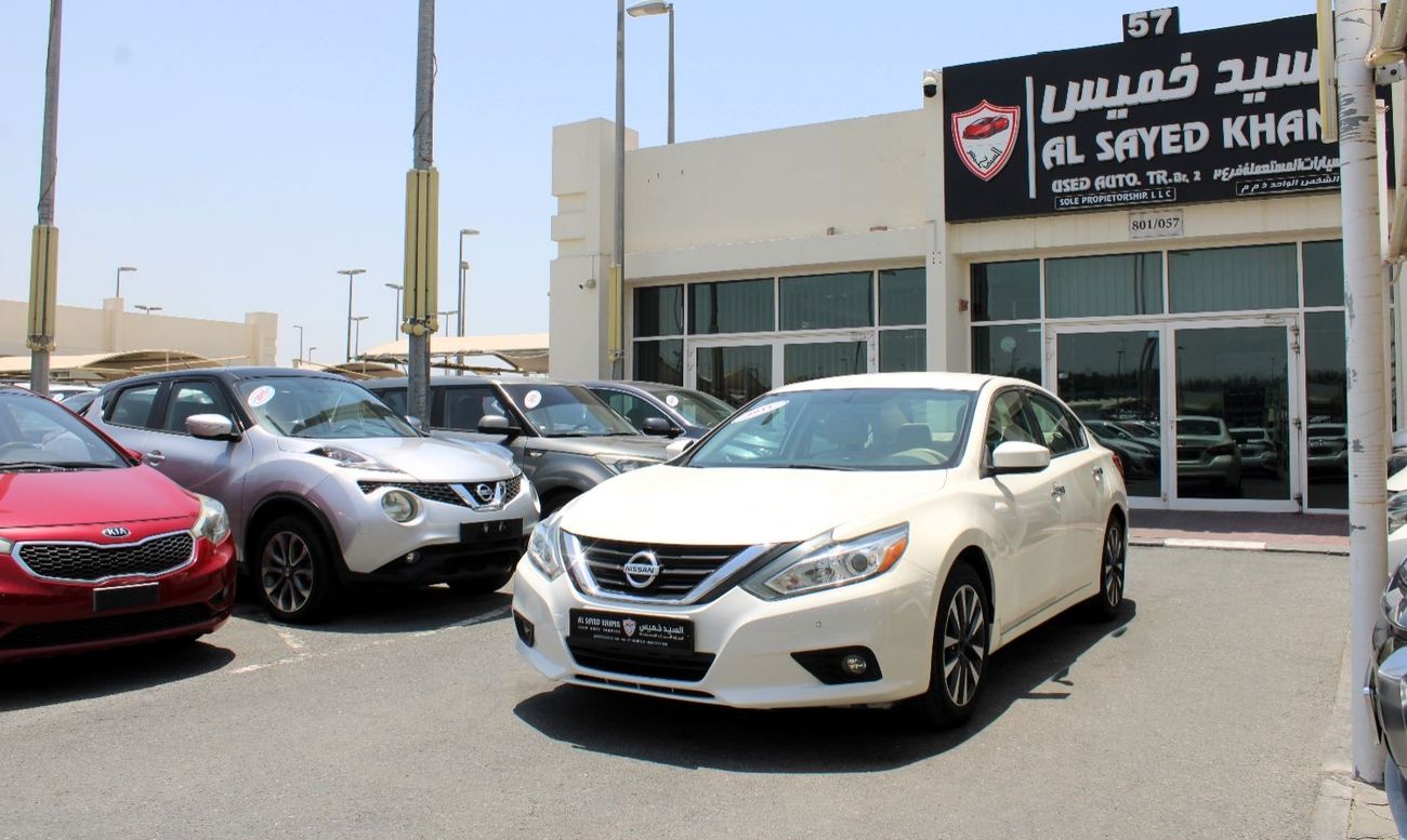 Nissan Altima SV ACCIDENTS FREE - GCC - MID OPTION - PERFECT INSIDE OUT