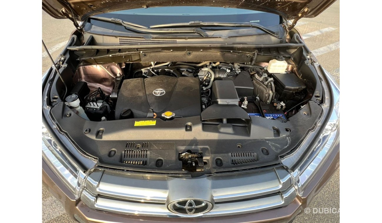 Toyota Highlander 2017 Toyota Highlander XLE Full Option  - Rare Brown Color