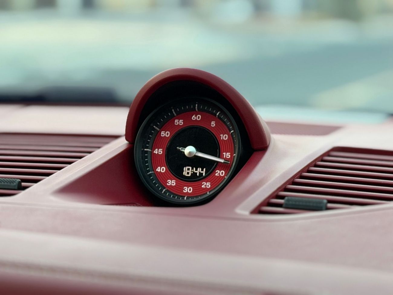 Porsche 911 CARRERA AEROKIT PORSCHE 911 CARRERA | EXTENDED WARRANTY | FULL AL NABOODA SERVICE HISTORY | 2024 | GCC SPECS