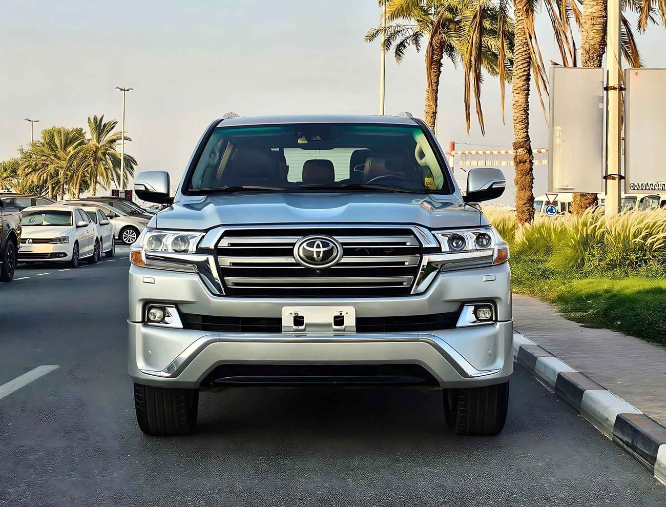 تويوتا لاند كروزر VXR 5.7 V8/ ORG SHAPE/ HYUDRAULIC/ FULL OPTION/ LOT# 55502