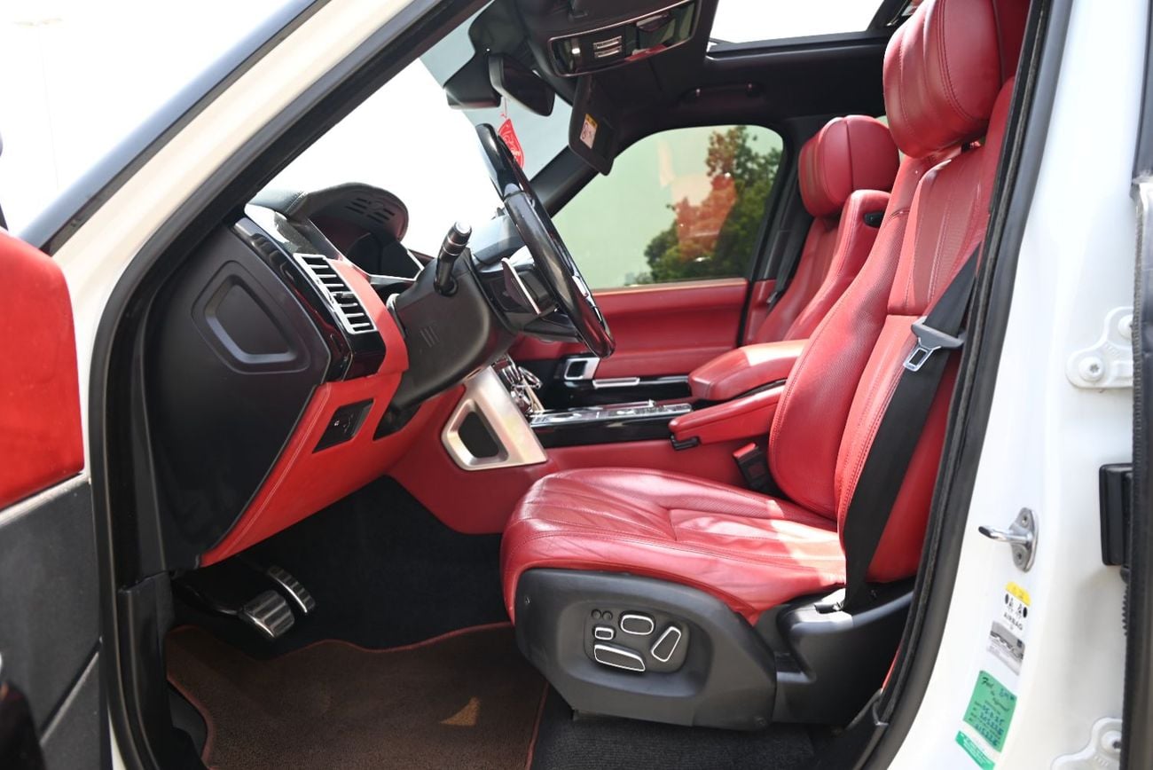 Land Rover Range Rover AUTOBIOGRAPHY -  AGENCY MAINTAINED - ACCIDENT FREE - RANGE ROVER SUPERCHARGED 2015 - GCC - WELL MAIN