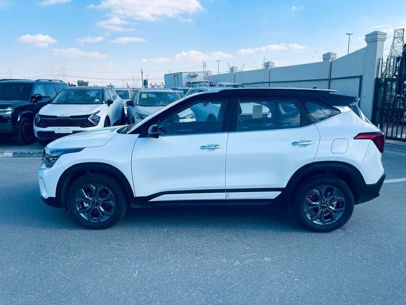 Kia Seltos EX