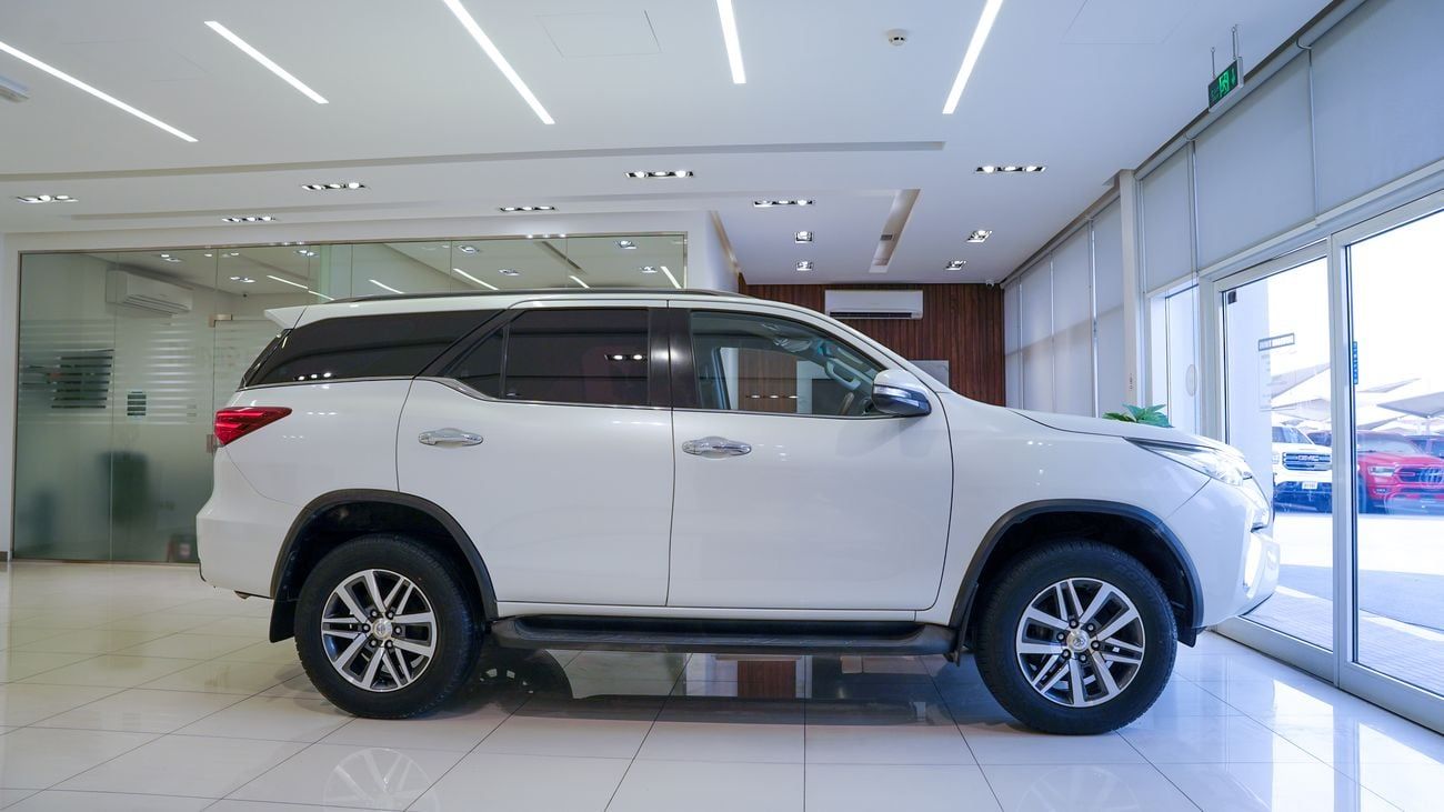 Toyota Fortuner VXR 4.0L (278 HP)