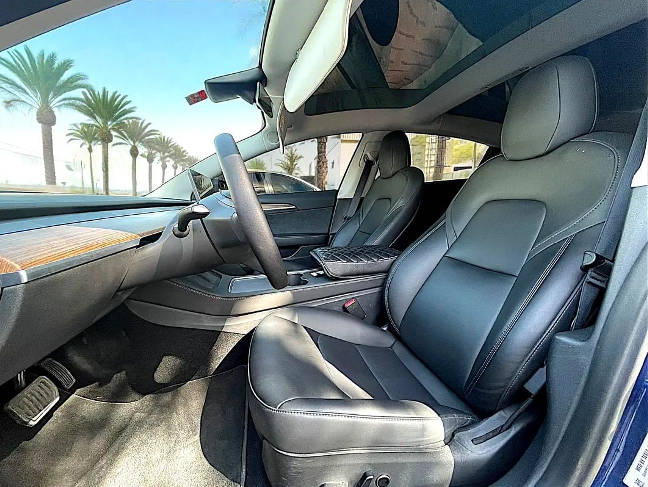 Tesla Model 3 Long Range (AWD) 1566 P.M | | | LONG RANGE | DUAL MOTOR | | GCC | WARRANTY