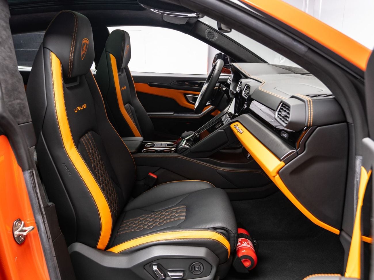لامبورغيني اوروس S BUY NOW, PAY 2027 | THE BLACKLINE STANDARD | 1 Year Blackline Warranty, GCC, Low KMs