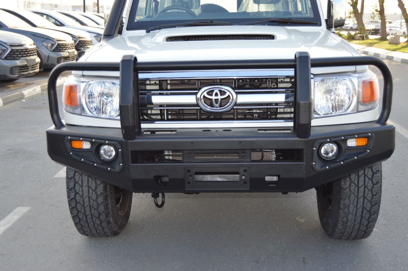 Toyota Land Cruiser *Hard Top*  Right Hand Drive  Model: 2016 Engine:  V8/ 4500 CC Doors: 3 Seats: 10