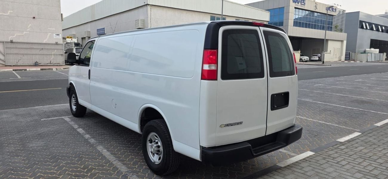 GMC Savana 3500 HD PETROL