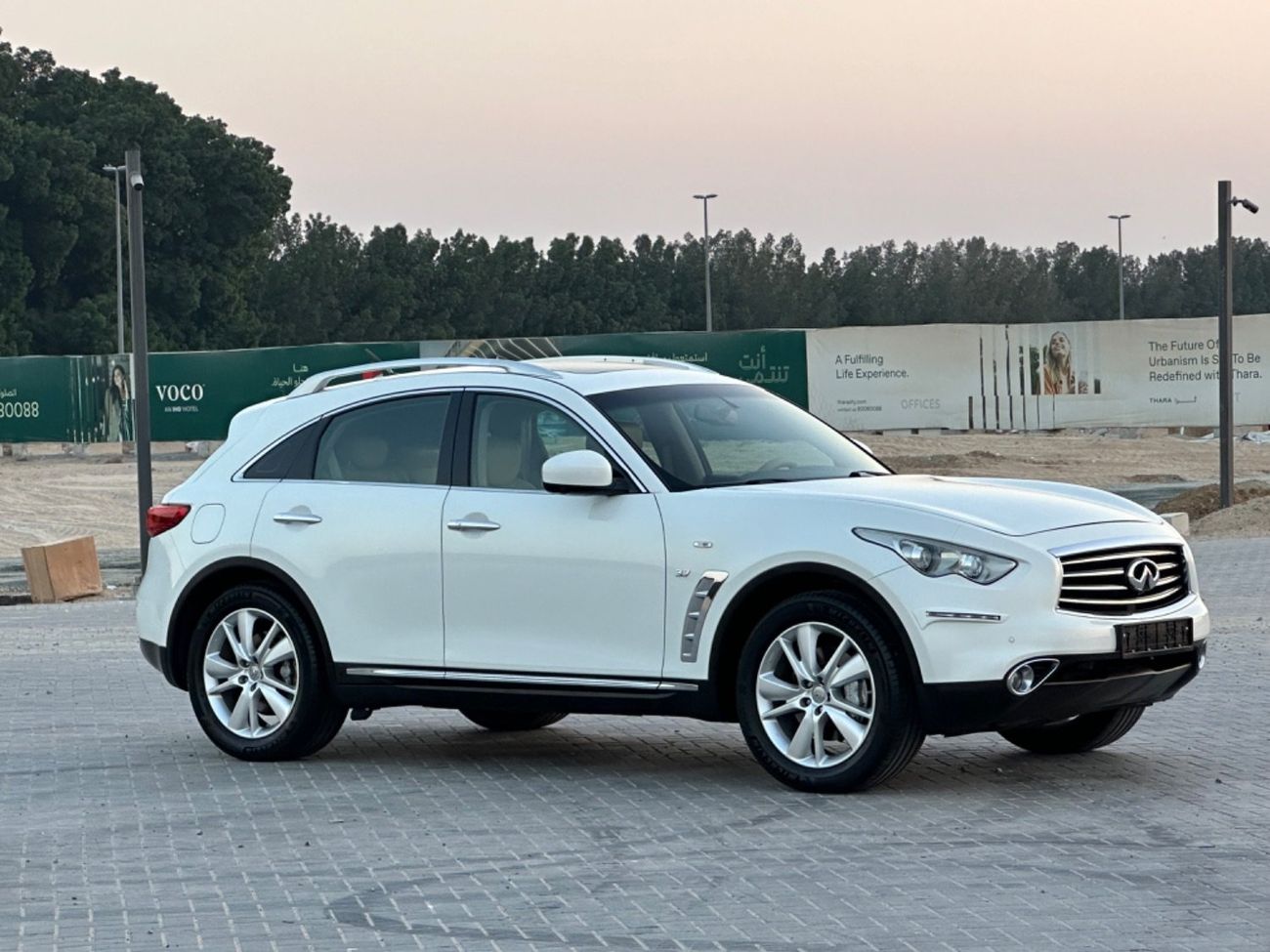 Infiniti QX70 MODEL 2017 GCC CAR PERFECT CONDITION INSIDE AND OUT SIDE FULL OPTION SUN ROOF LEATHER SEATS 5 camera