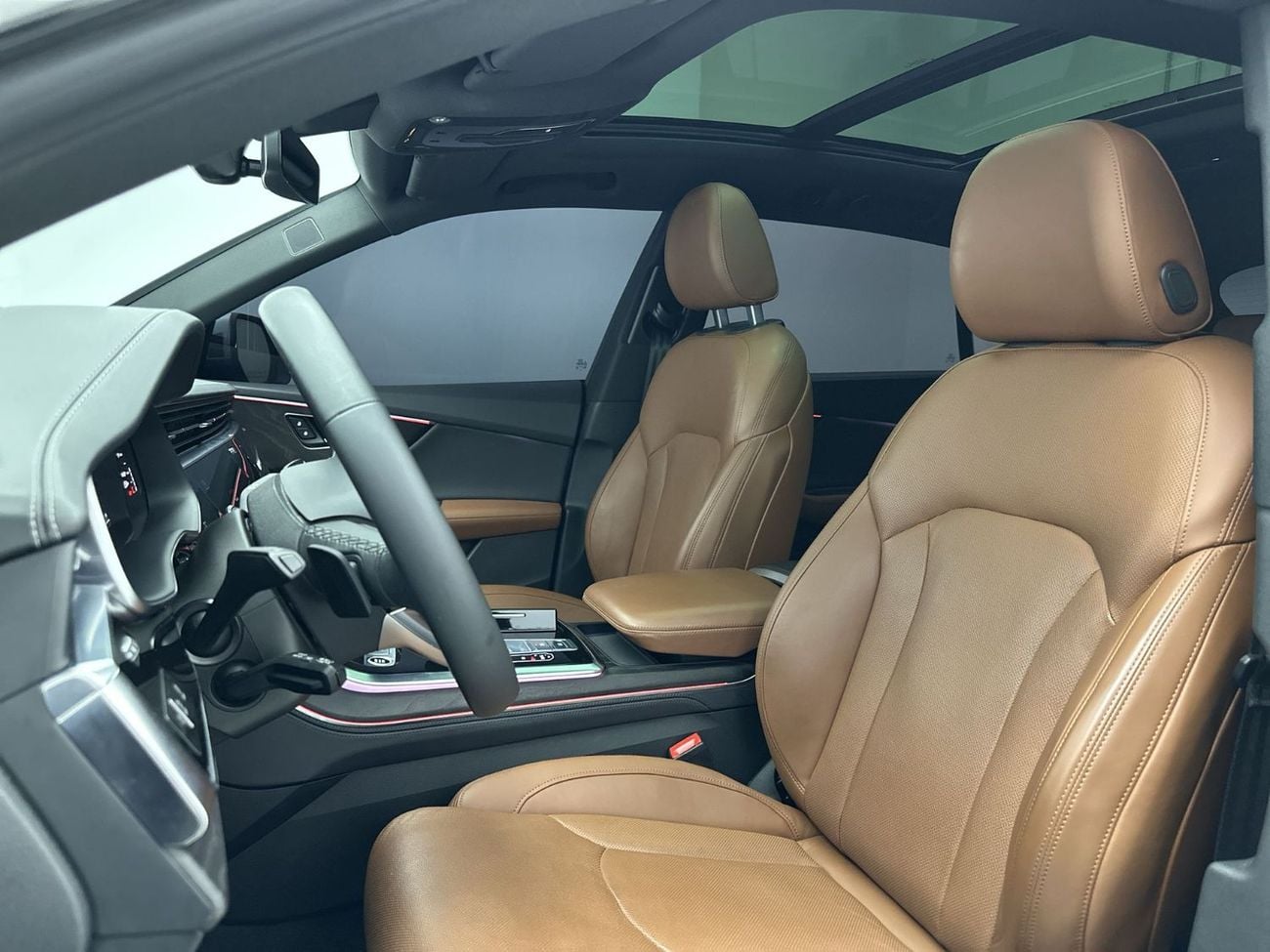 Audi Q8 55 TFSI quattro (340 HP) Luxury (Ref# 01416)