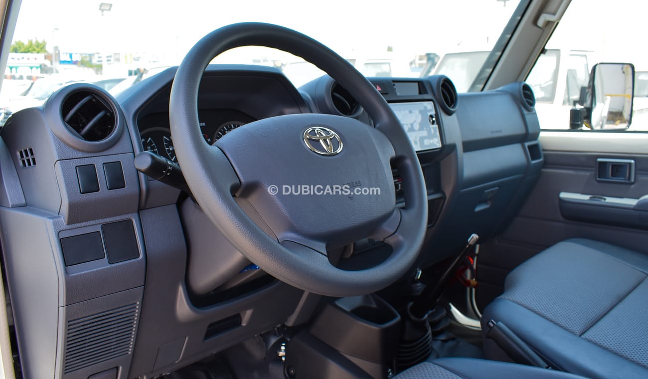 تويوتا لاند كروزر بيك آب 4.0L V6 Petrol