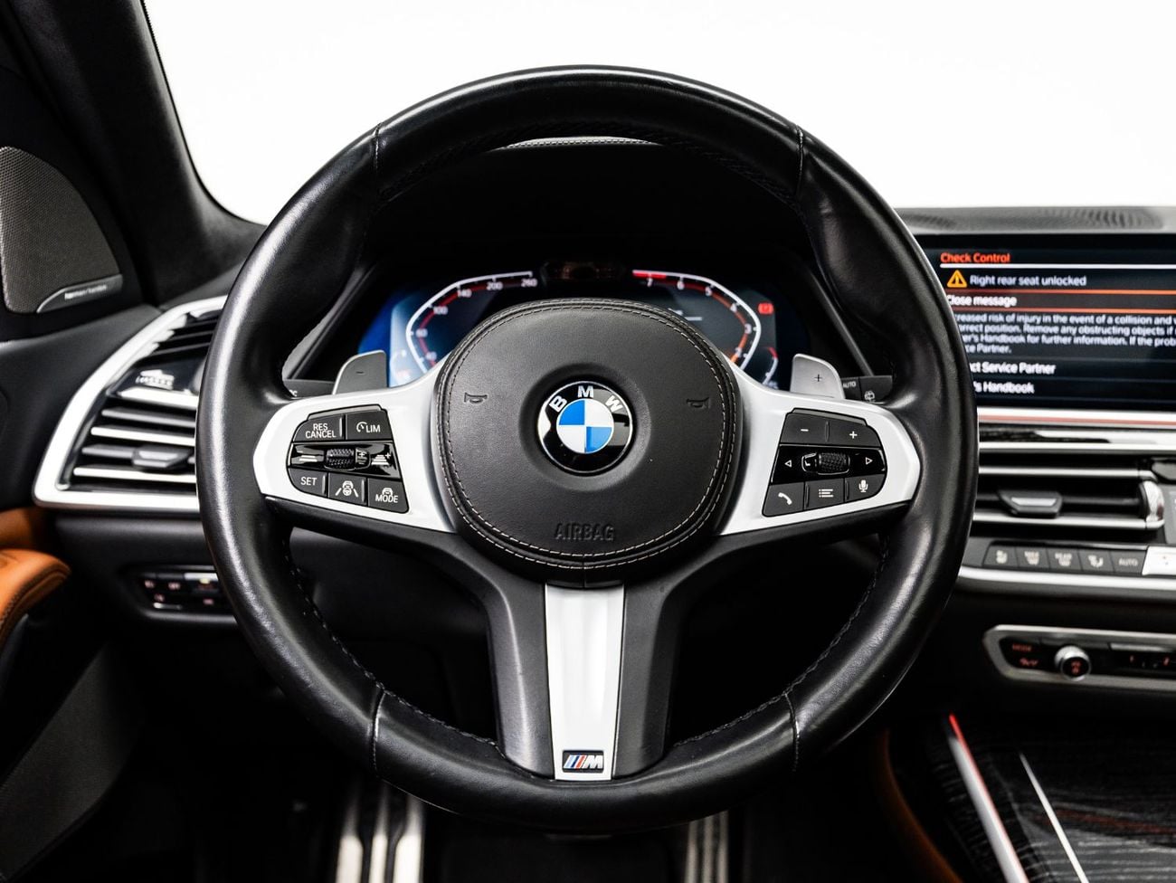 بي أم دبليو X7 2022 BMW X7 xDrive 40i, 3.0L TC I6, 4WD, 375 bhp, 7 Speed Automatic