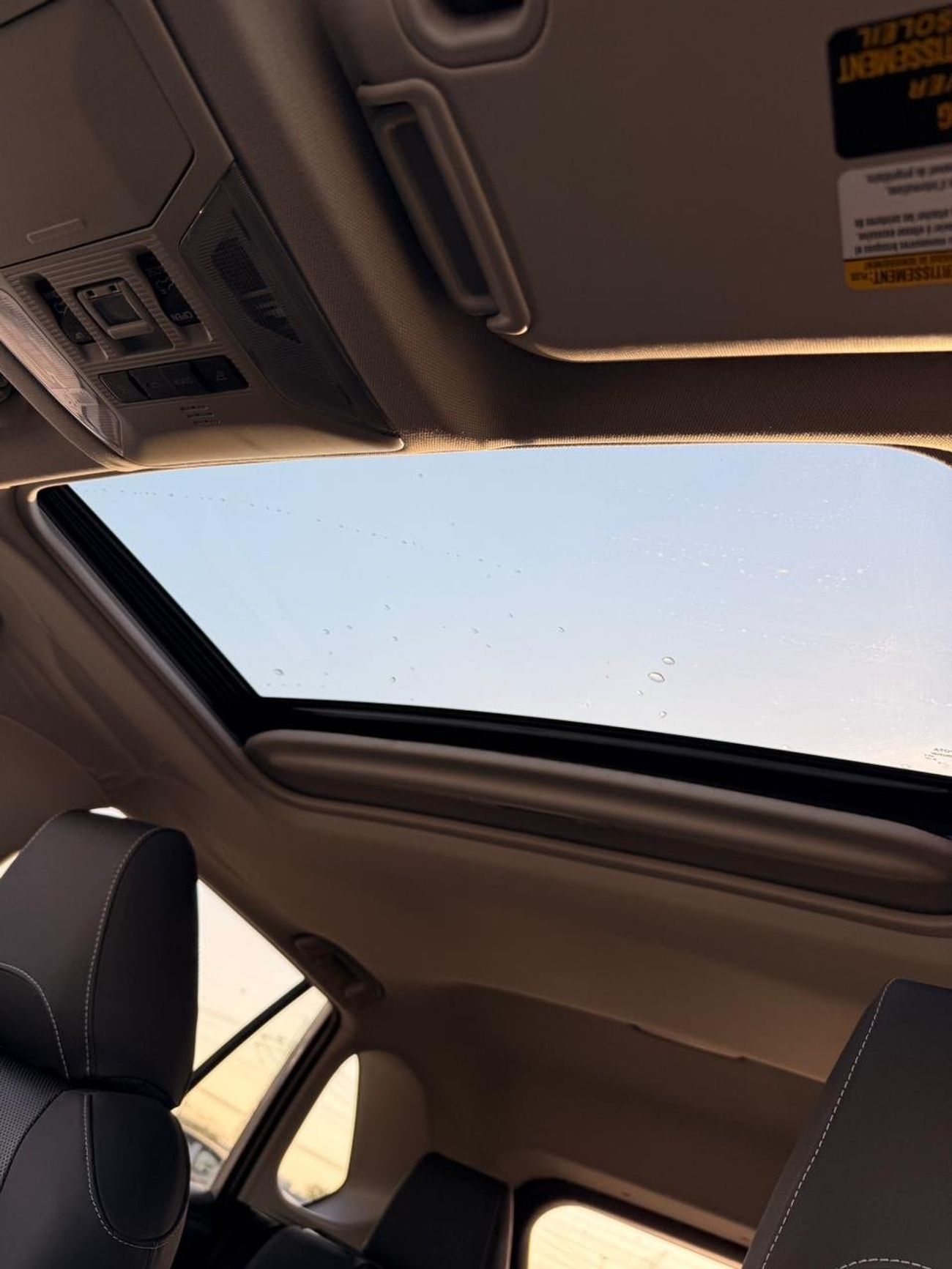 تويوتا راف ٤ XLE 2.5L Full option