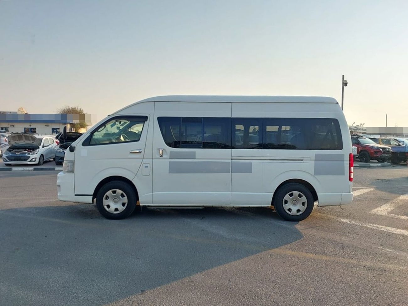 Toyota Hiace TOYOTA HIACE VAN RHD 2011 MODEL 2.7 L PETROL AUTOMATIC(PM08895)