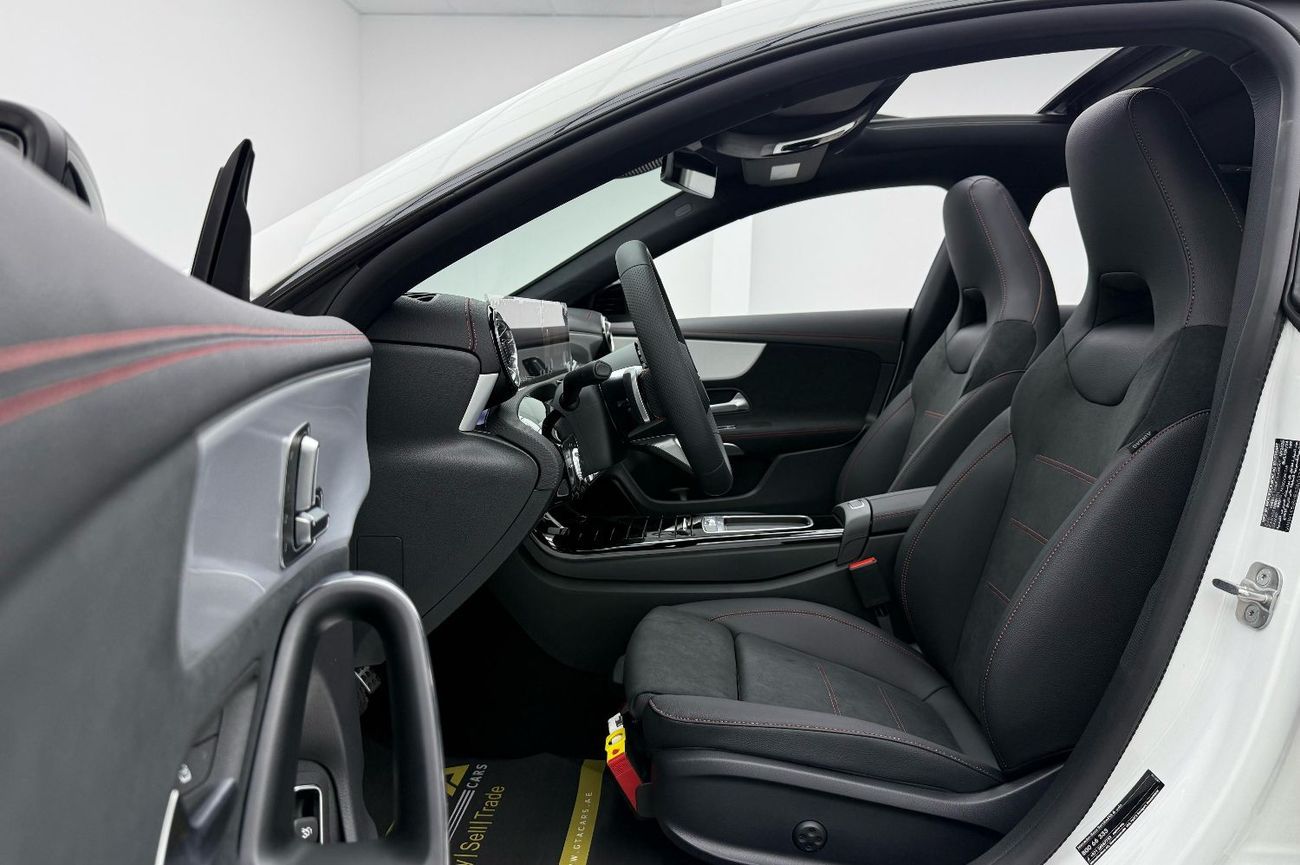 Mercedes-Benz CLA 200 Premium *Brand New* 2025 Mercedes Benz CLA 200 AMG Premium, Mercedes Warranty, Delivery Km, GCC