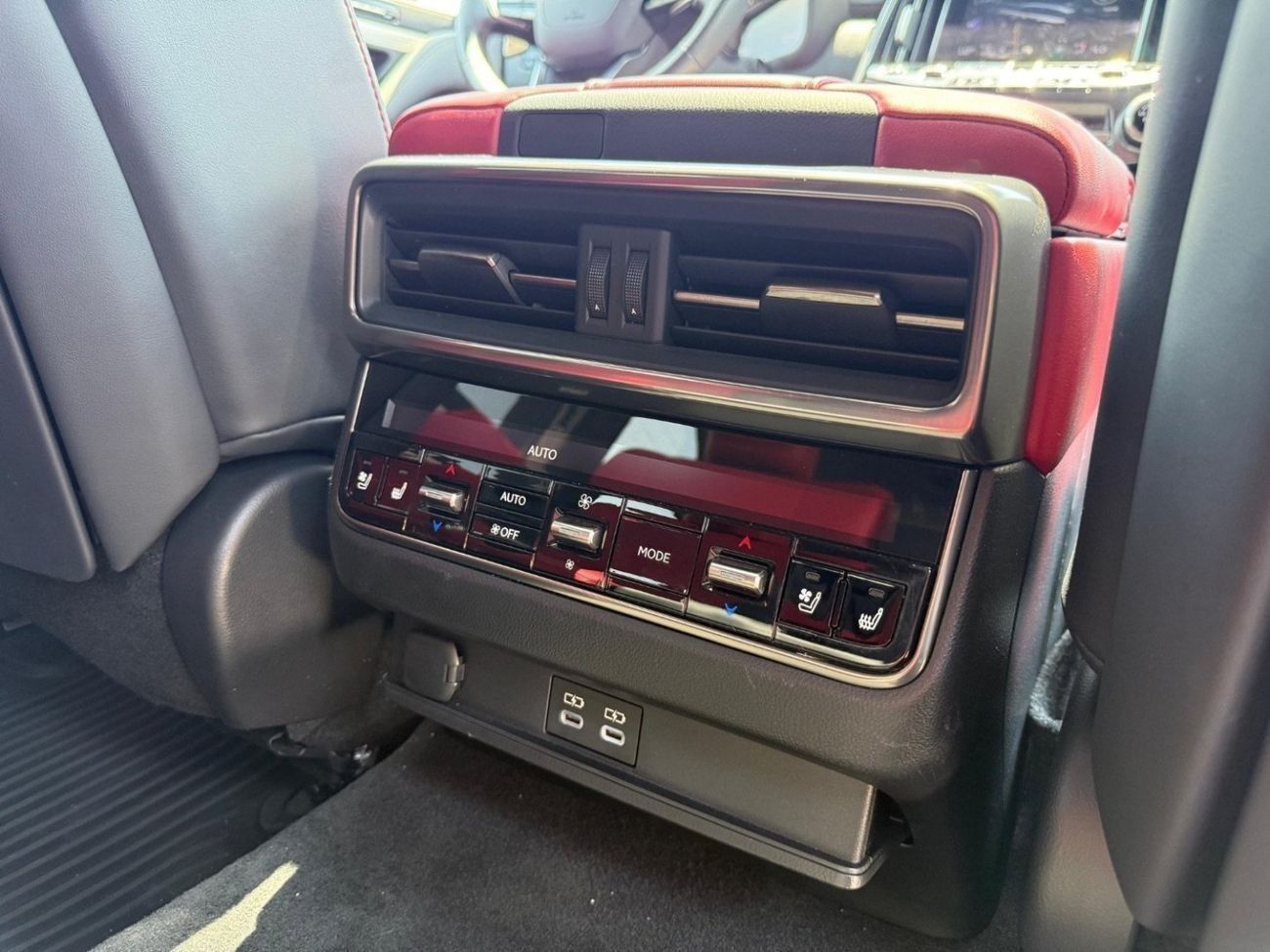 Lexus LX 600 F-Sport 3.5L